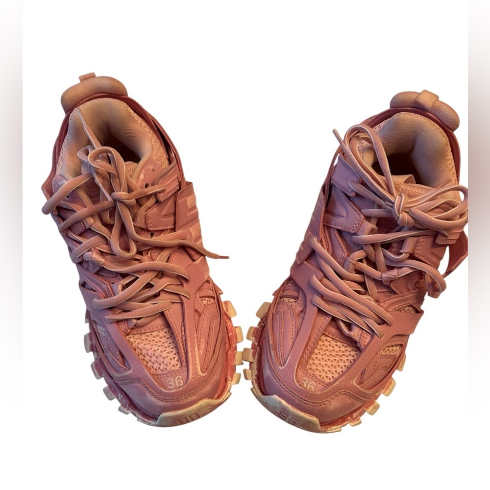 Balenciaga 'Track' Low Trainers in light pink. - Picture 2 of 9